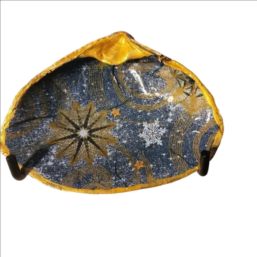 DECOUPAGE CLAM SHELL